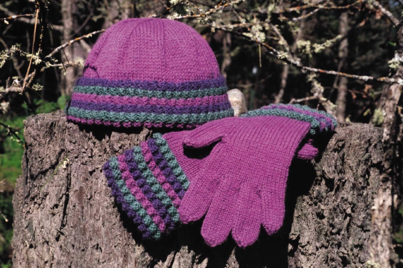 AC304 Tayberry Hat & Gloves